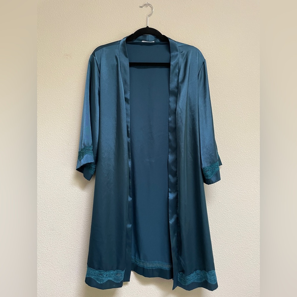 Silk Robe - Picture 5 of 8